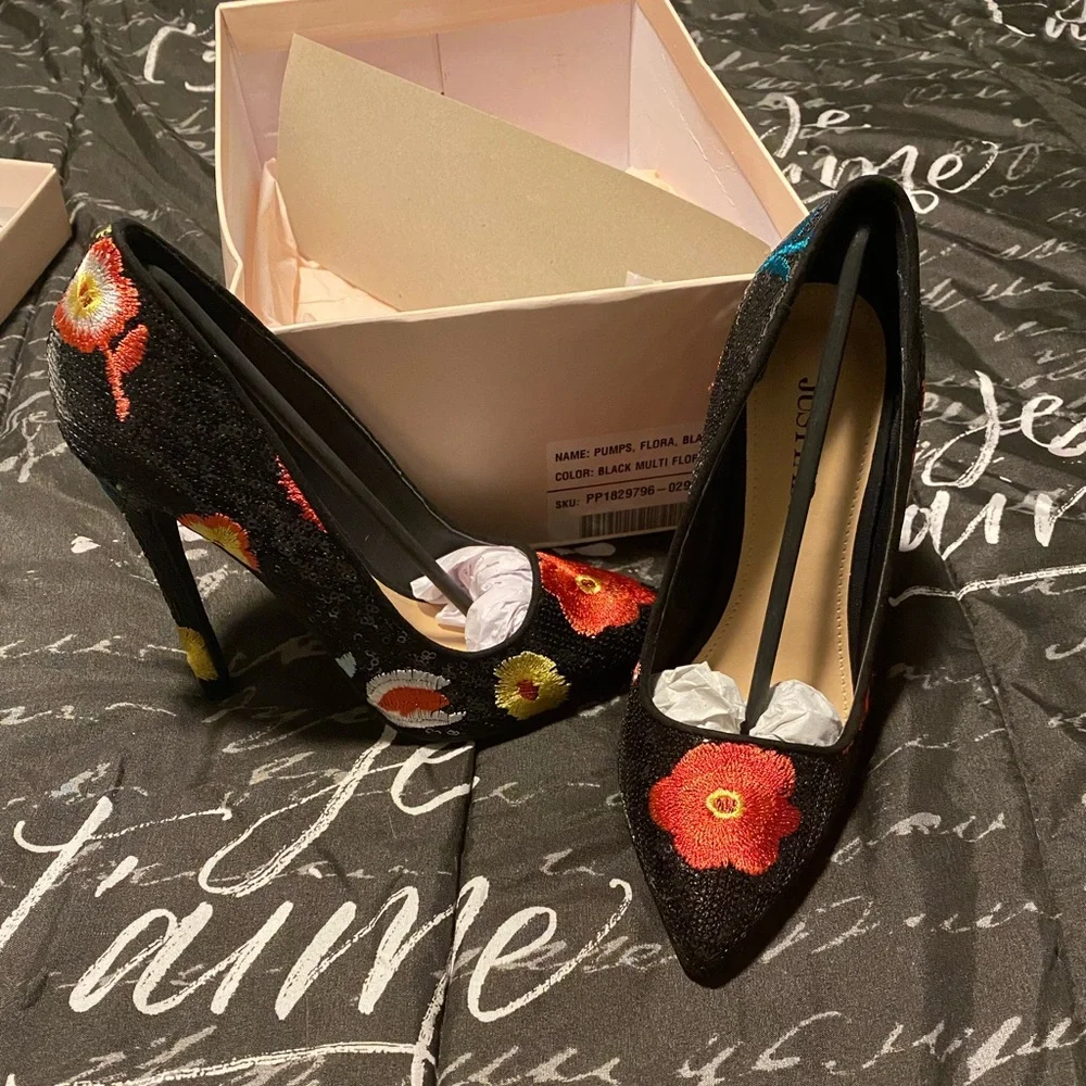 Multi Color heels size 5.5 - Picture 3 of 5
